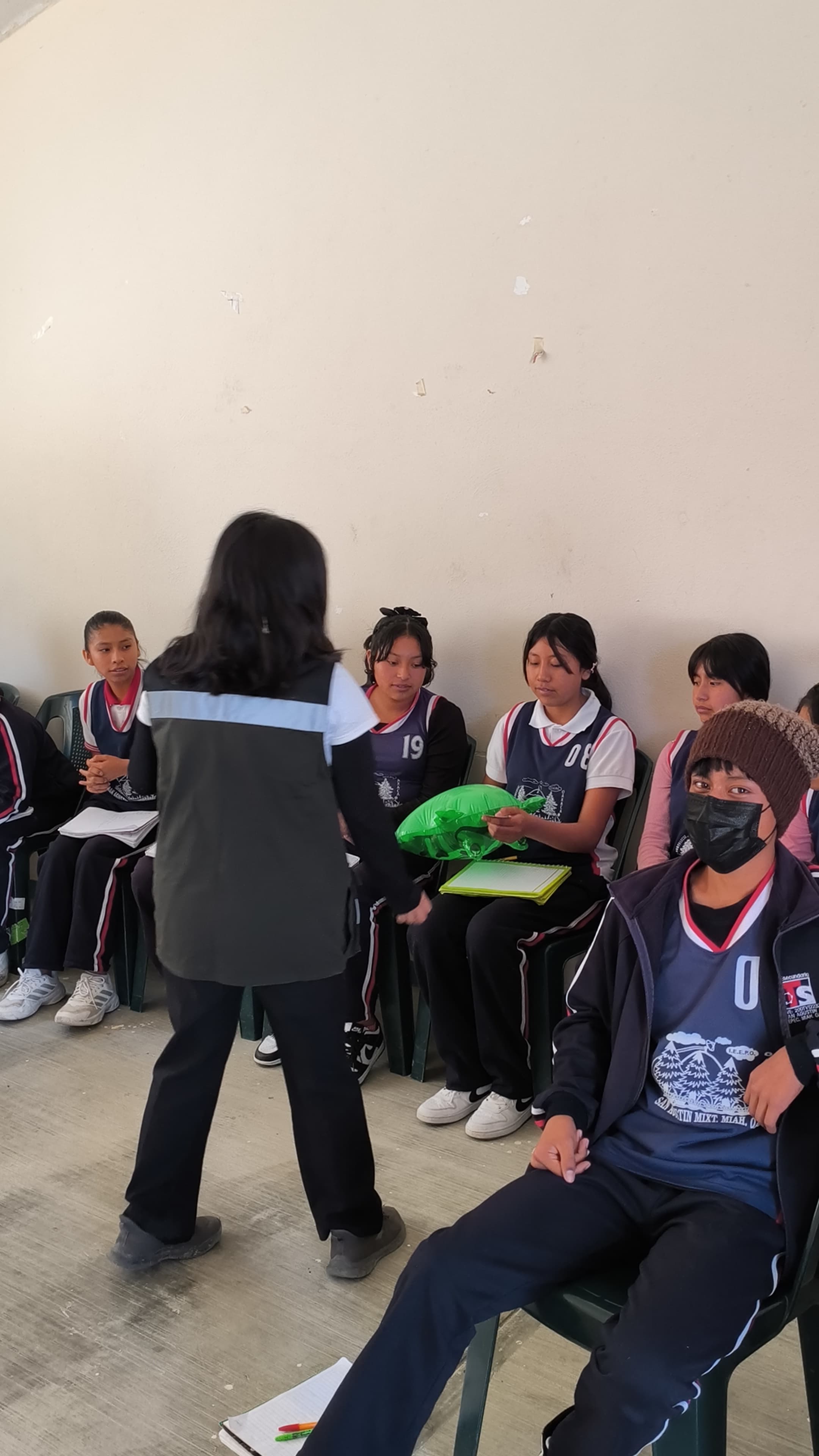 Juventudes de San Agustín Mixtepec se informan sobre el cambio climático y los bosques